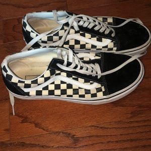 checkerd vans